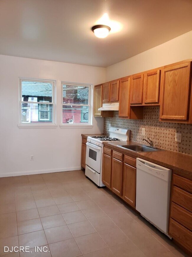 Building Photo - 3 br, 1 bath House - 5841 Addison St