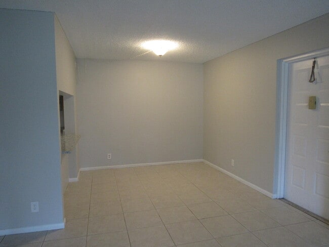 Foto del edificio - 703 Sunny Pine Way