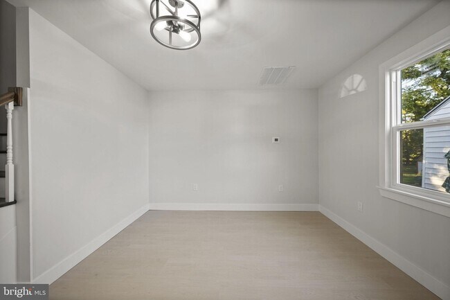 Foto del edificio - 821 S Woodlynn Rd