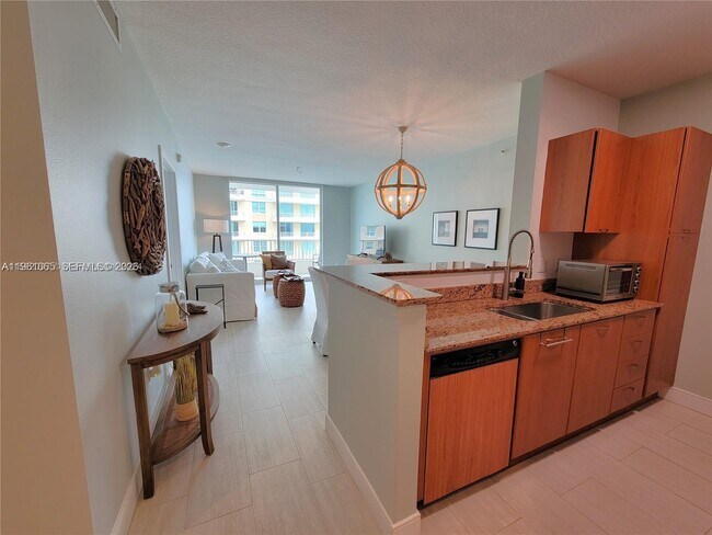 Building Photo - 700 E Boynton Beach Blvd