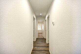 Building Photo - 5406 Castlebury Meadows Dr
