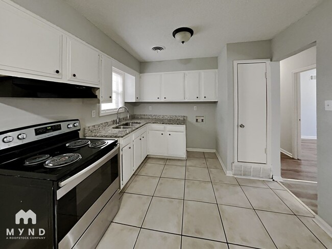 Building Photo - 2061 Coral Hills Dr
