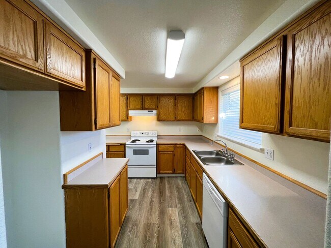 Foto del edificio - Great 3 Bedroom Home in Green!