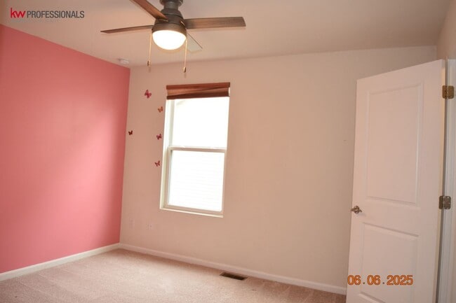 Building Photo - 49603 Shoreline Dr