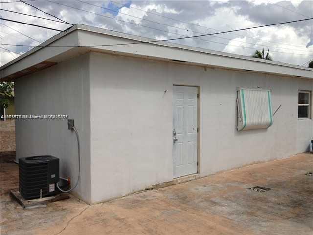 Building Photo - 4160 NW 12th Ave