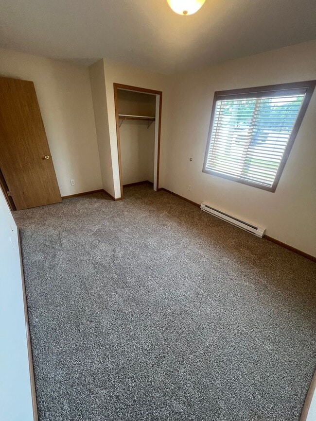 Building Photo - Northern Place Apartments 4