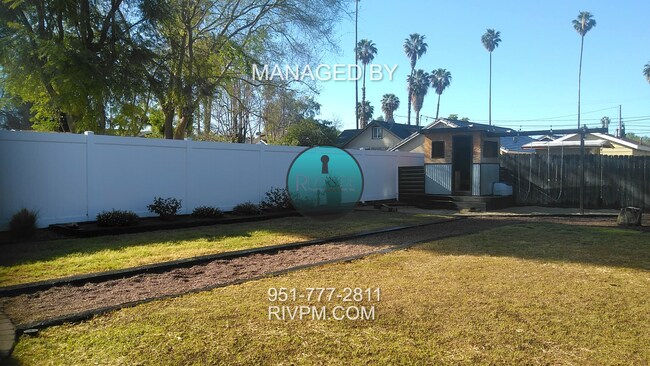 Building Photo - !!! Beautiful pride of ownership home in g...