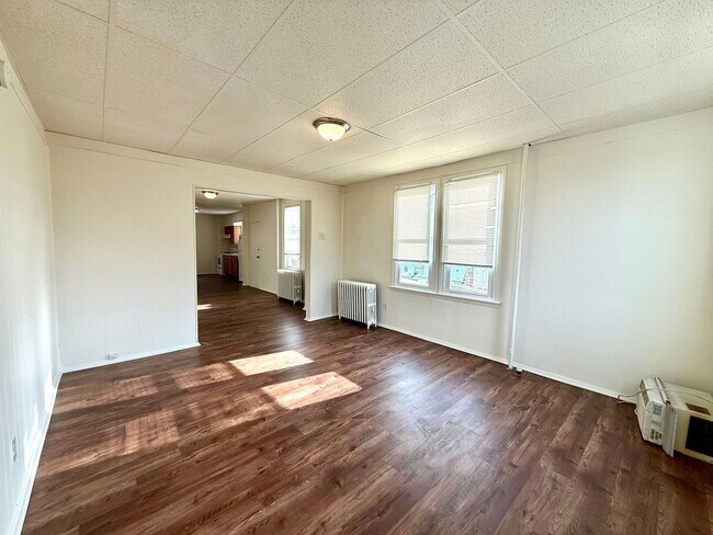 Foto del edificio - 305 S Front St