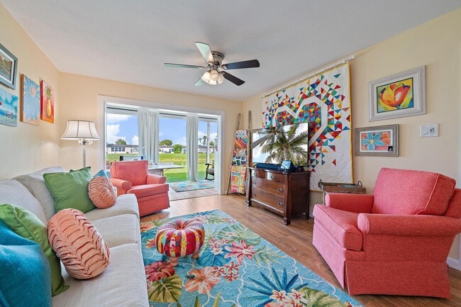 Foto del edificio - 227 Lake Meryl Dr