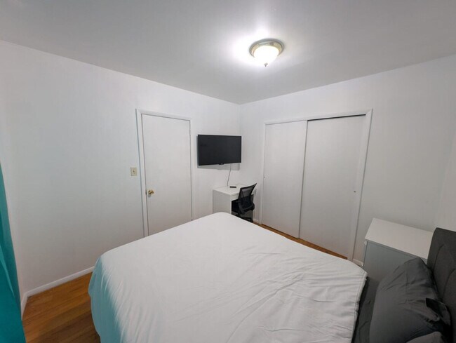 Foto del edificio - 315 E 95th St