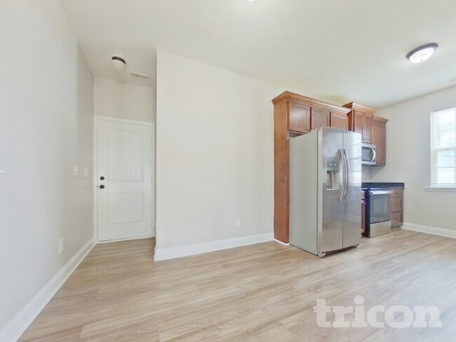 Building Photo - 11 Sedge Ct