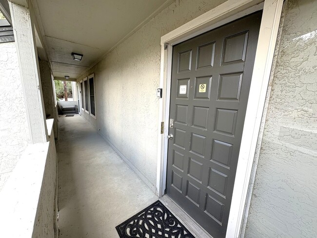 Foto del edificio - 604 Highcrest Dr