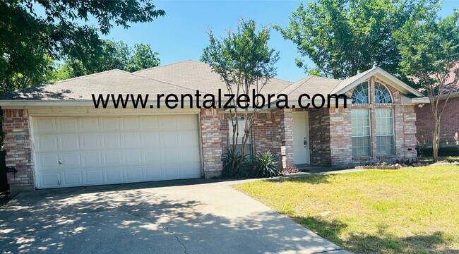 Foto del edificio - $2100 Lake Worth - GREAT FLOORPLAN
