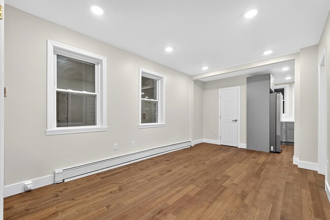 Foto del edificio - 93 W 11th St