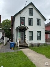 Building Photo - 13 Church St