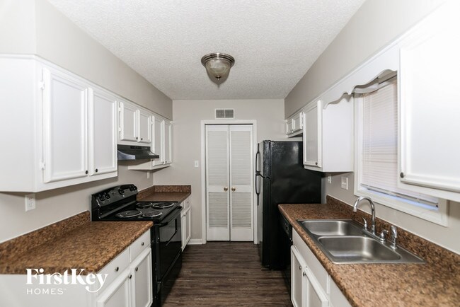 Building Photo - 6040 Scarlet Leaf Dr