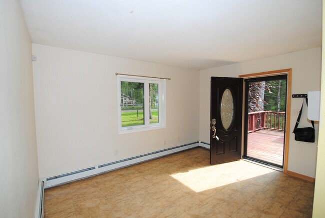 Foto del edificio - Pet Friendly 3 Bed / 2 Bath w/ woodstove &...