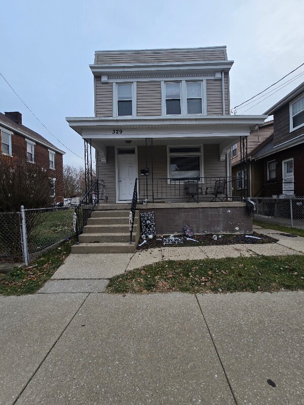 Building Photo - 329 Byrd St