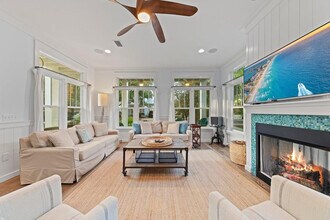 Building Photo - 285 Cassine Garden Cir