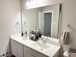 Building Photo - 21759 Thicket Point Ln