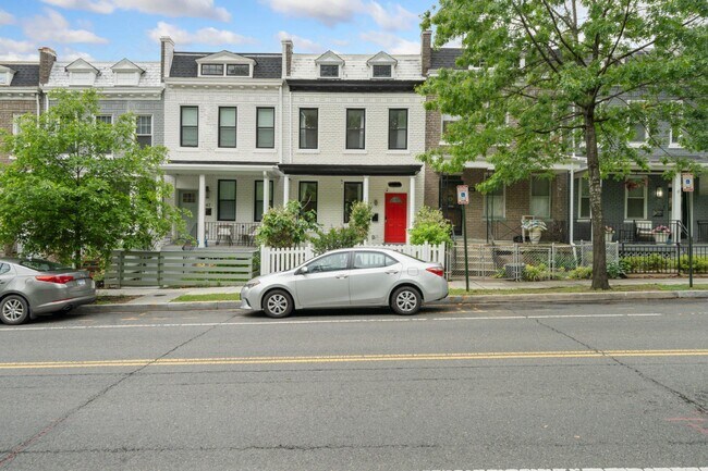 Building Photo - 245 Rock Creek Church Rd NW