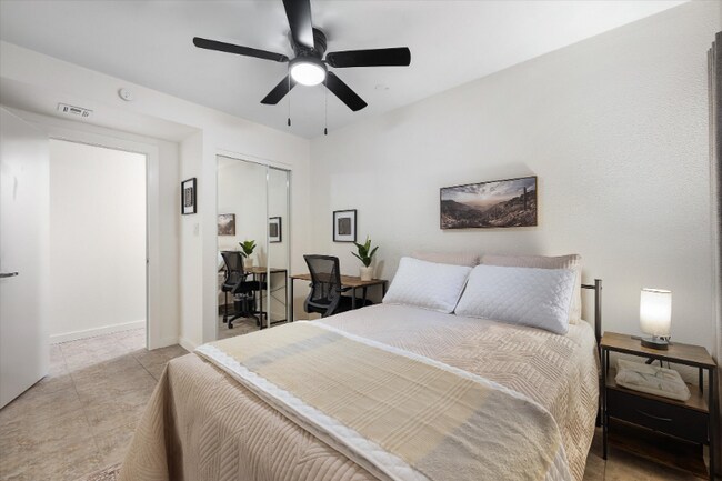 Foto del edificio - 334 W Horseshoe Ave
