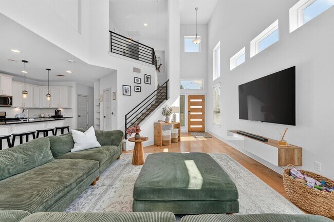 Foto del edificio - 2206 Hermia St