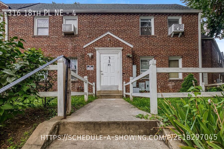 Foto principal - 316 18th Pl NE
