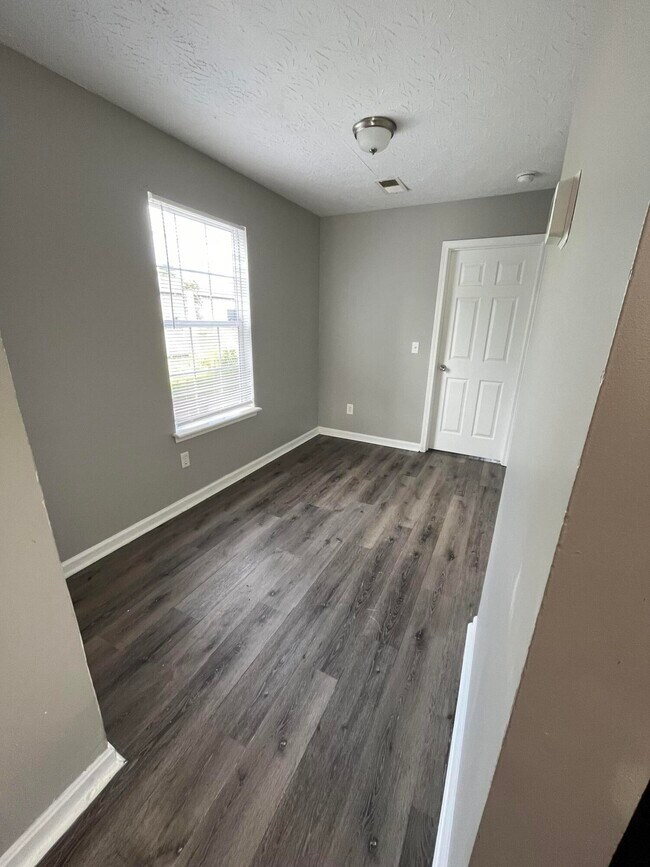 Building Photo - 234 Mousas Way