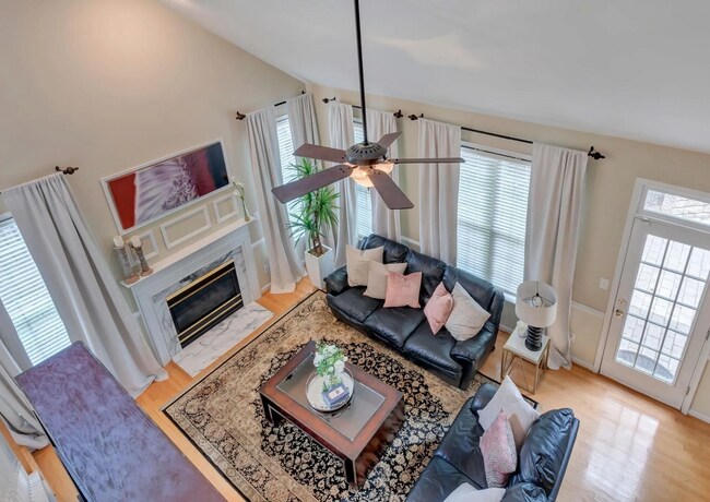 Foto del edificio - 1310 River Chase Ln
