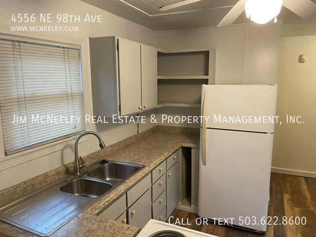 Building Photo - 4556 NE 98th Ave