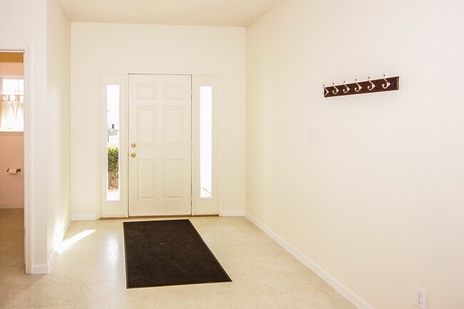 Foto del edificio - 12262 Running Springs Rd