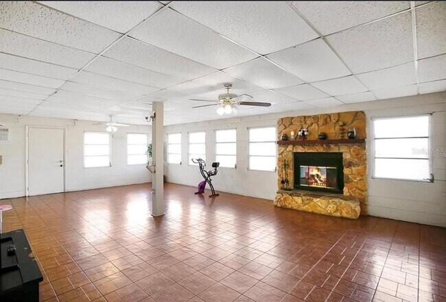 Building Photo - 6021 Wedgewood Cir
