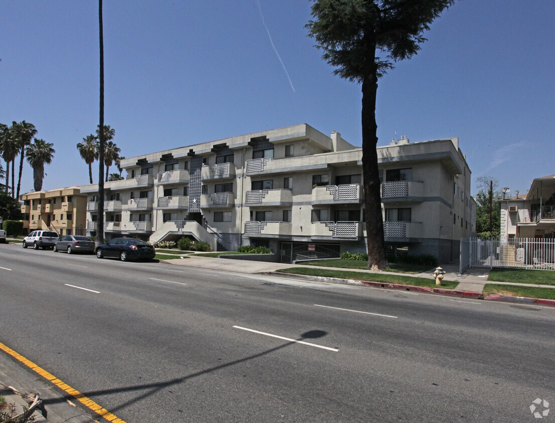 Primary Photo - Valley Star Apartments