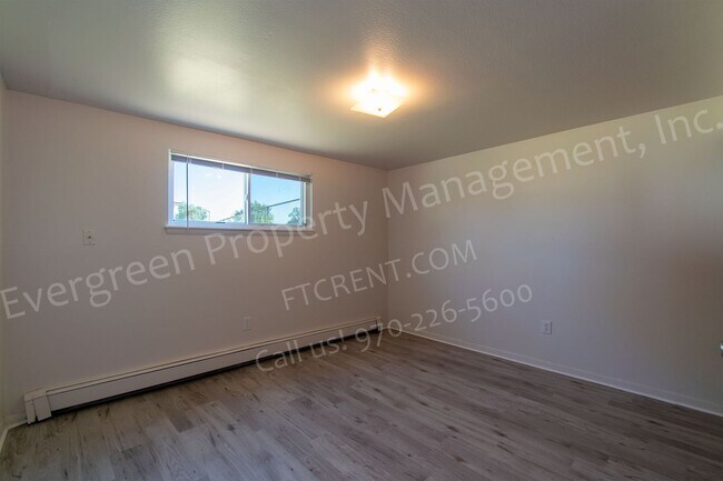 Foto del edificio - 174-180 Rick Dr
