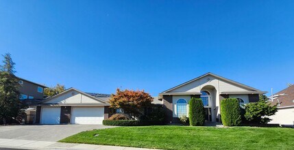 Building Photo - 1259 Llandwood Ave