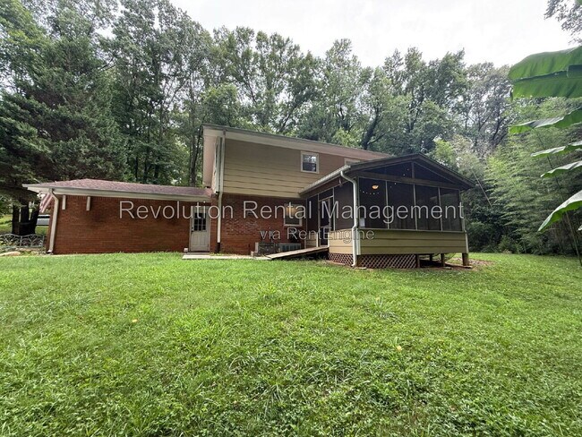 Building Photo - 115 Hickory Ave
