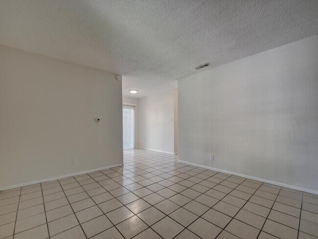 Foto del edificio - 9003 Little Walnut Pkwy