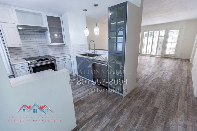 Foto del edificio - 2638 E Roma Ave