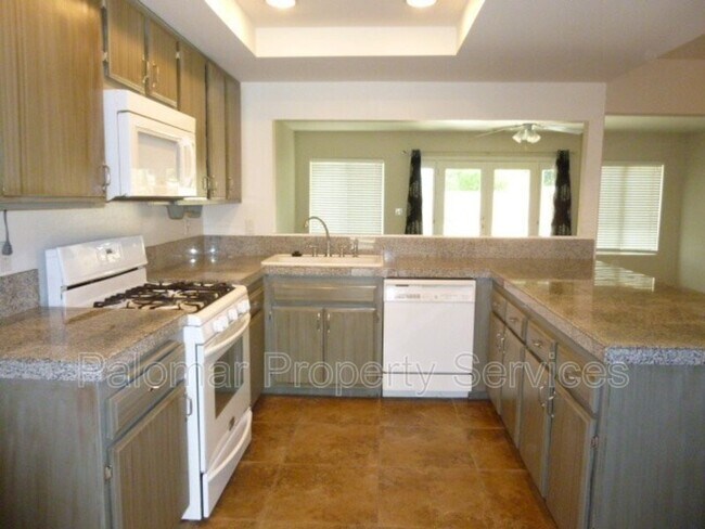 Building Photo - 722 Danica Pl