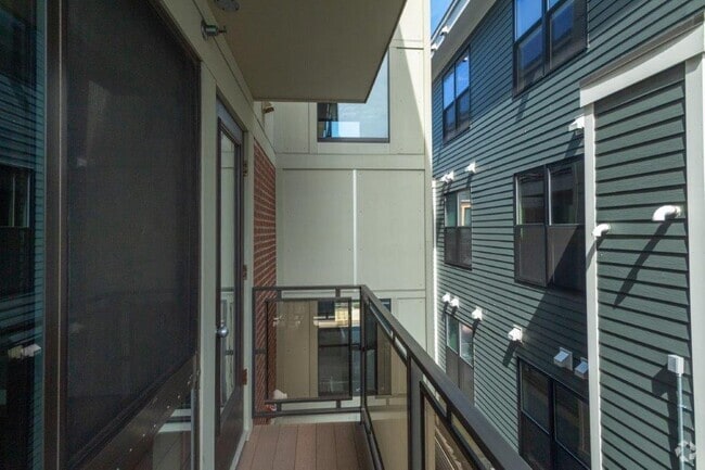 Building Photo - 309 D St