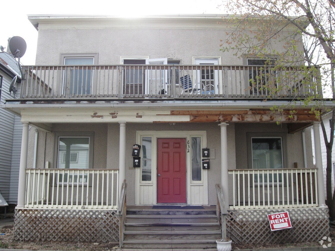 Building Photo - 632 Adams St NE