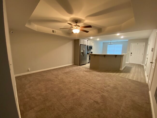 Building Photo - 6645 Woods Mill Dr
