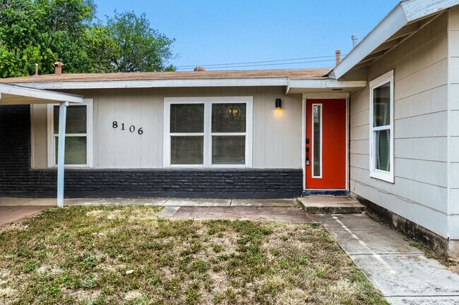 Foto del edificio - 8106 Windlake Dr