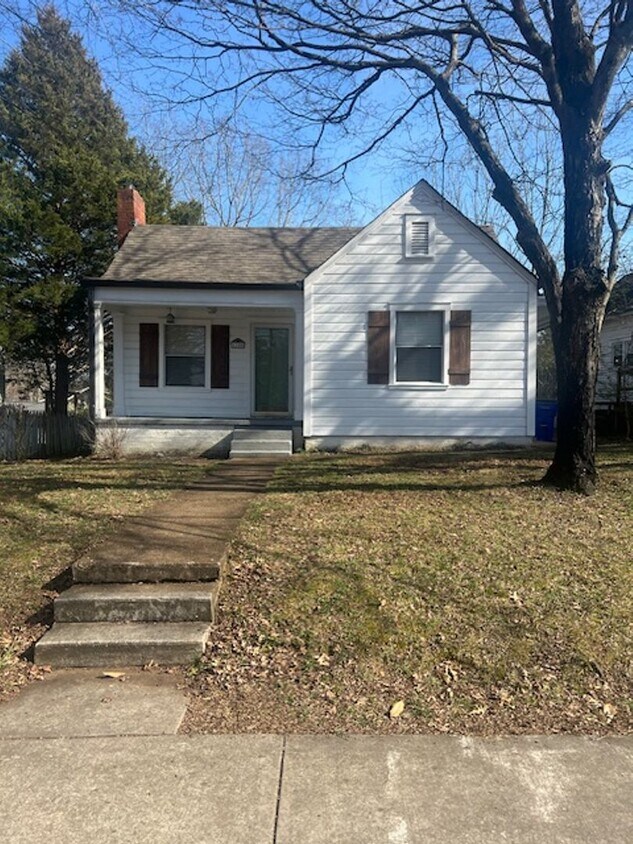 Primary Photo - CUTE SINGLE FAMILY HOME