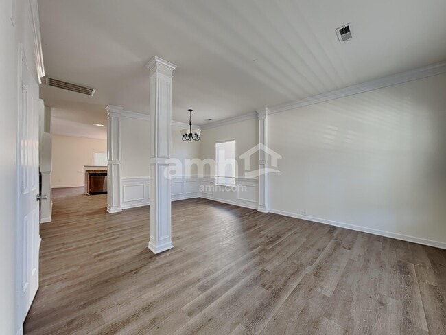 Building Photo - 2590 Leighswood Dr