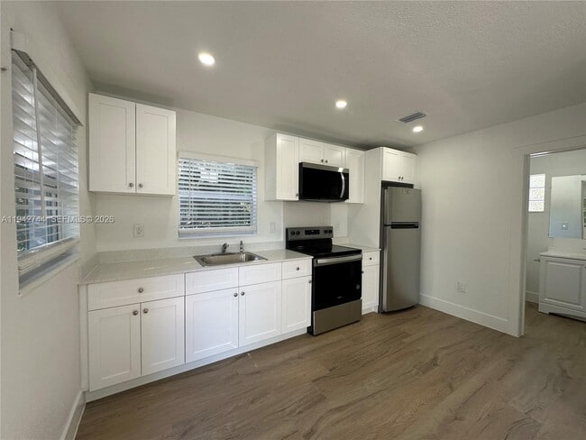 Foto del edificio - 3331 SW 15th Ave