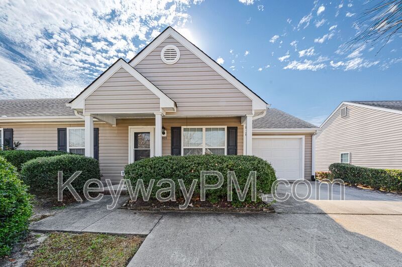 Foto principal - 1805 Honeysuckle Way