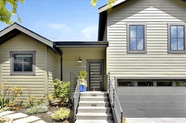 Building Photo - 524 Klamath St