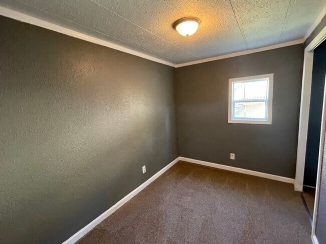 Building Photo - 122 Countryside Ln
